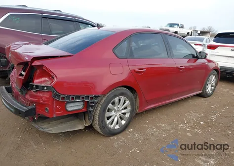 2015 Volkswagen Passat 1.8T Wolfsburg Edition z USA, uszkodzony, nr VIN 1VWAT7A36FC047132